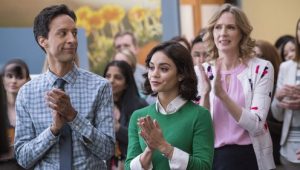 Powerless 1×1 online sa prevodom