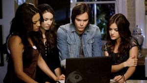 Pretty Little Liars 2×15 online sa prevodom