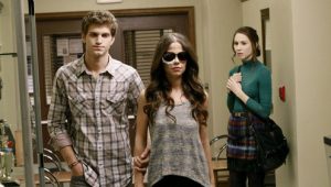 Pretty Little Liars 2×23 online sa prevodom
