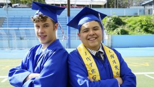 Modern Family 8×22 online sa prevodom