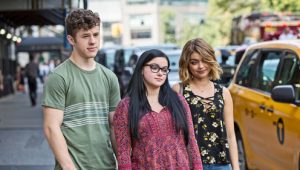 Modern Family 8×1 online sa prevodom