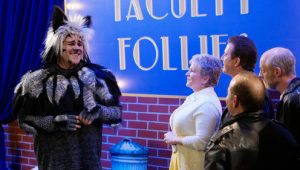 Modern Family 6×18 online sa prevodom