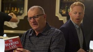 Modern Family 8×21 online sa prevodom