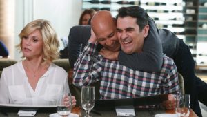 Modern Family 7×10 online sa prevodom