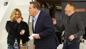 Modern Family 8×12 online sa prevodom
